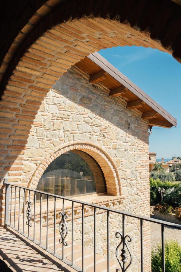 Tenuta Un Posto Al Sole Luxury B&B Rossano Stazione Buitenkant foto