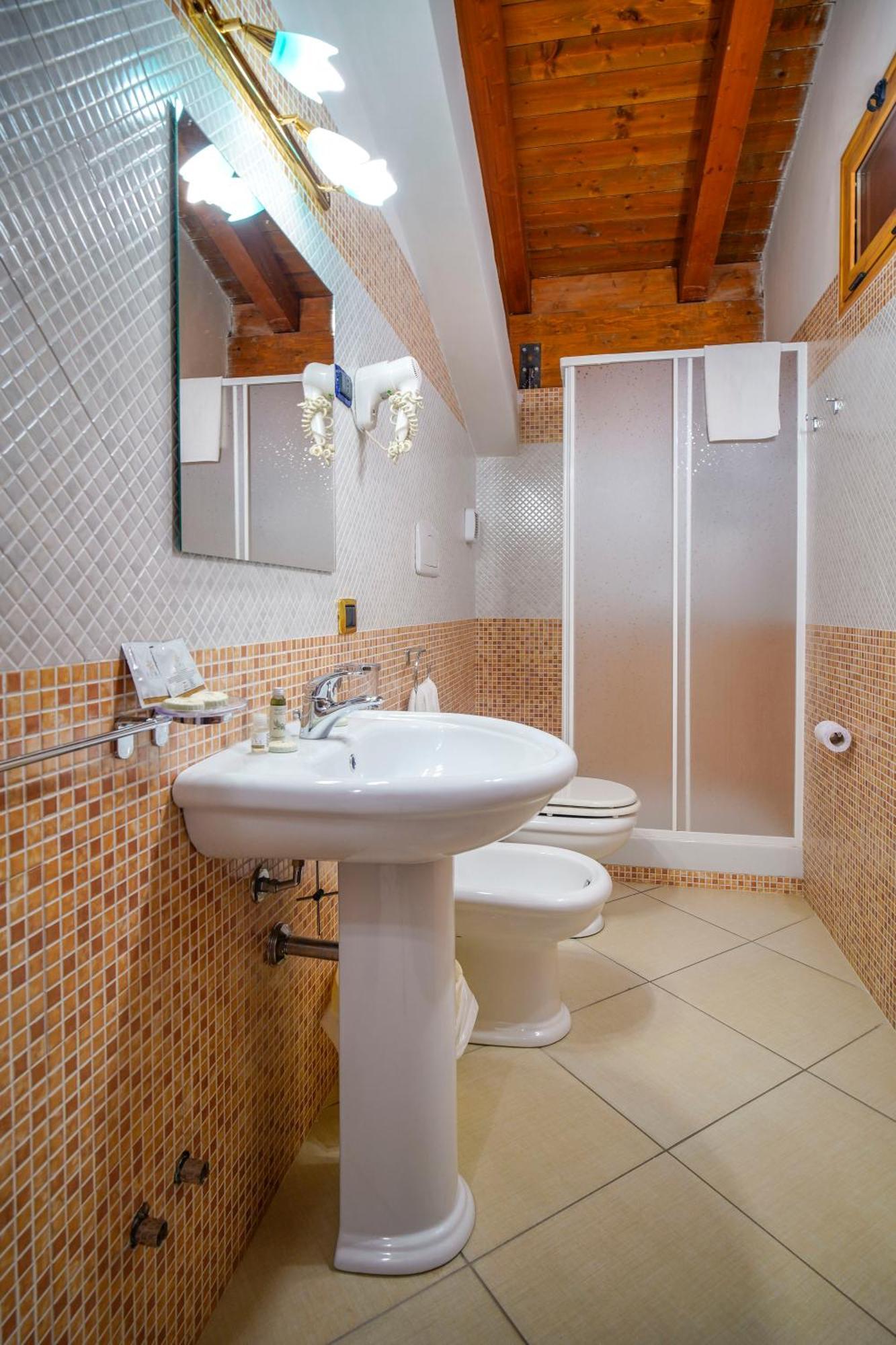 Tenuta Un Posto Al Sole Luxury B&B Rossano Stazione Buitenkant foto